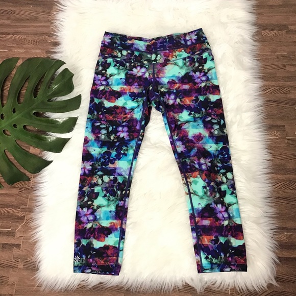 Athleta Pants - Athleta Multicolor Cropped Leggings